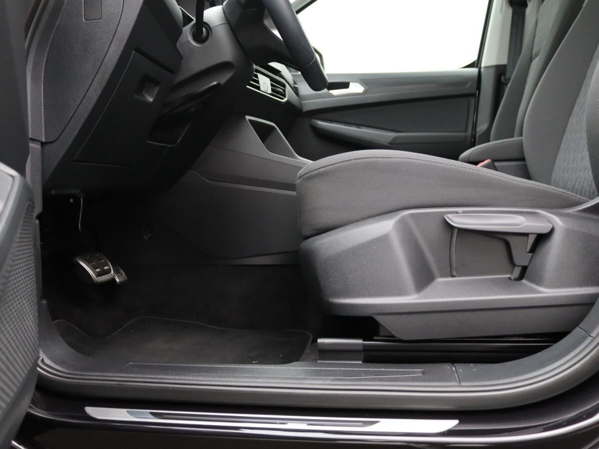 Volkswagen Caddy Kombi Dark Label 1.5 TSI DSG / Pano, LED