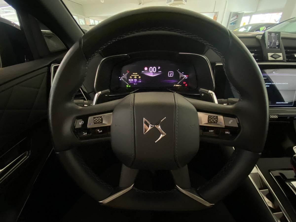 DS Automobiles DS 7 1.5 BlueHDi 130 FAP S&S Rivoli AHK+Navi+SD