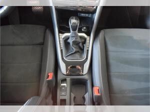 Volkswagen T-Roc Style 1.5 TSI DSG AHK PDC SHZ Klima Navi