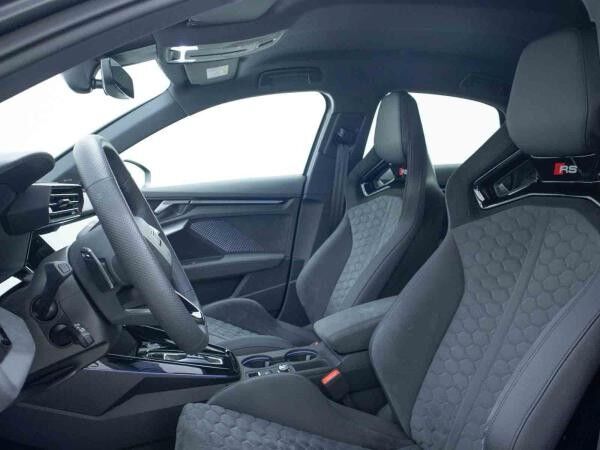Audi RS3 Limousine 2.5 TFSI*RS*CARBON*SONOS*ASG*HUD*