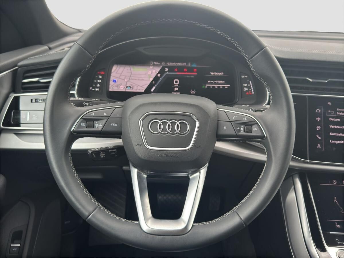 Audi Q8 45 TDI quattro tiptronic Matrix-LED ACC Navi AHK adaptive air suspension Virtual Cockpit