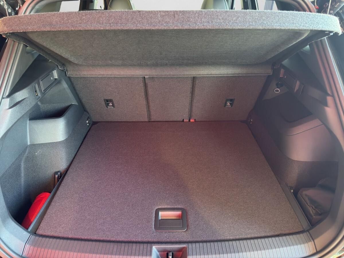 Volkswagen Tiguan R-Line 2.0 TSI 4MO DSG BLACKSTYL PANO AHK