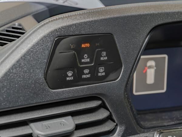 Volkswagen Caddy Cargo **mit Regalsystem**