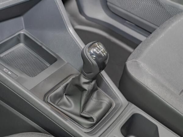 Volkswagen Caddy Cargo **mit Regalsystem**