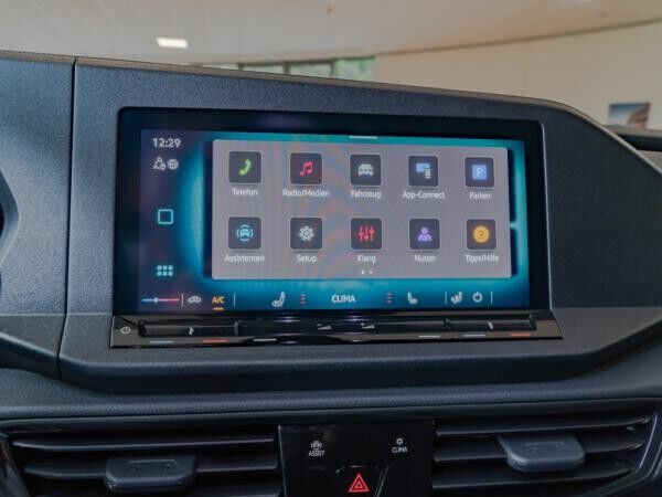 Volkswagen Caddy Cargo **mit Regalsystem**