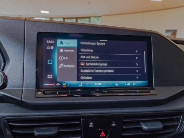 Volkswagen Caddy Cargo **mit Regalsystem**