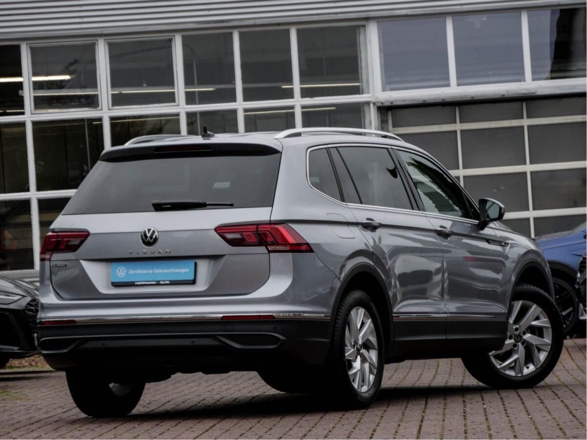 Volkswagen Tiguan Allspace 1.5 TSI Life DSG 7-Sitzer AHK LED NAVI E-Heckklappe