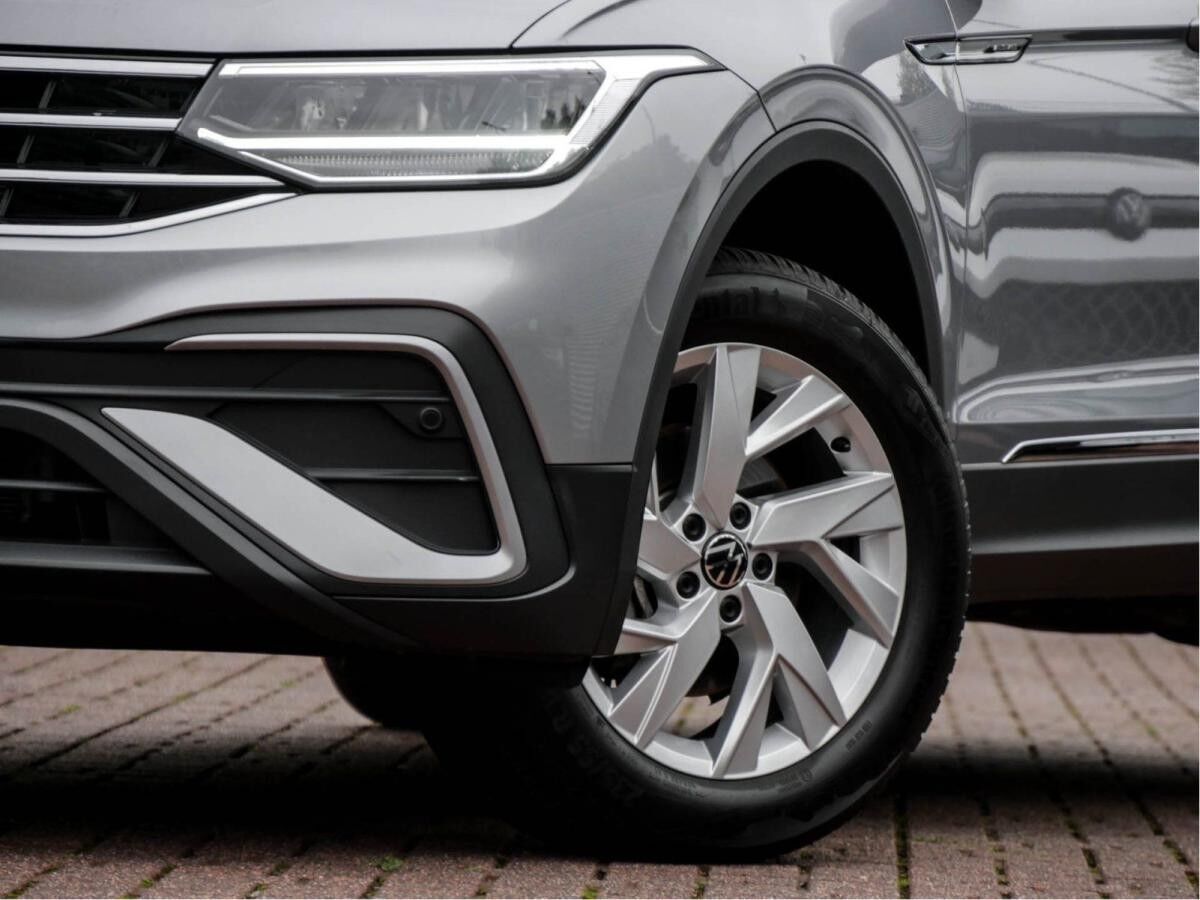 Volkswagen Tiguan Allspace 1.5 TSI Life DSG 7-Sitzer AHK LED NAVI E-Heckklappe