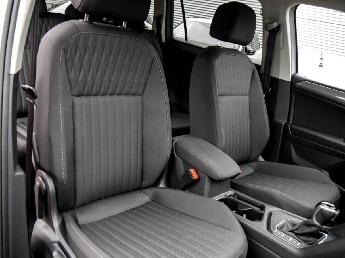 Volkswagen Tiguan Allspace 1.5 TSI Life DSG 7-Sitzer AHK LED NAVI E-Heckklappe