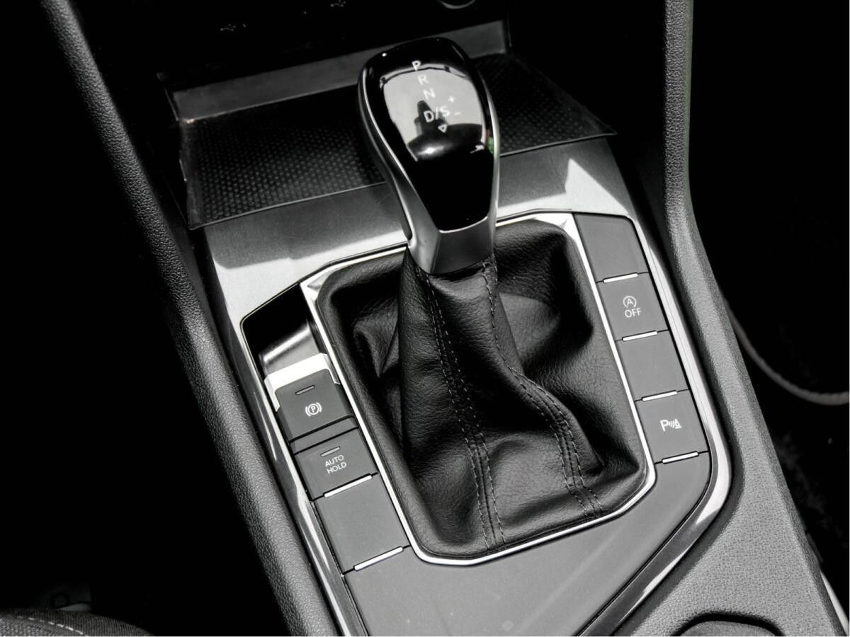 Volkswagen Tiguan Allspace 1.5 TSI Life DSG 7-Sitzer AHK LED NAVI E-Heckklappe