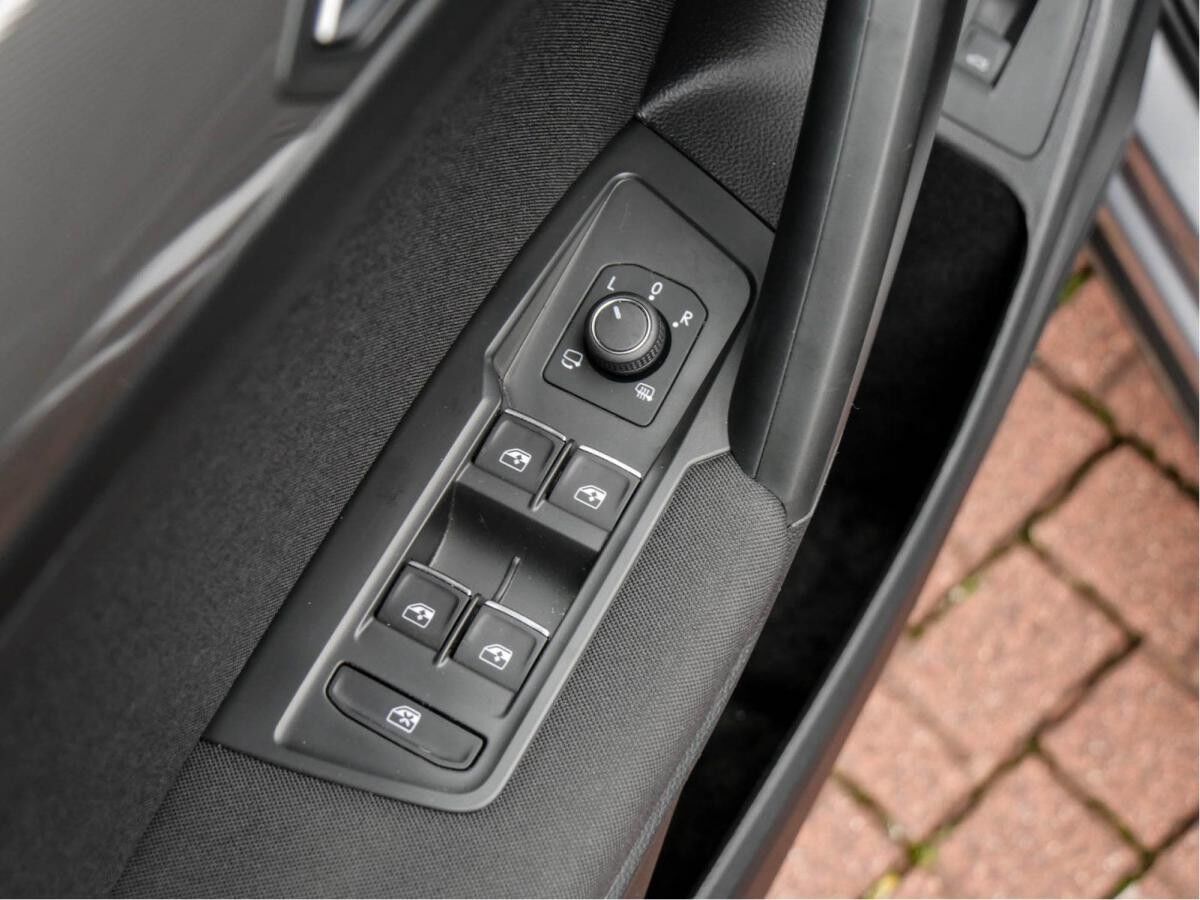 Volkswagen Tiguan Allspace 1.5 TSI Life DSG 7-Sitzer AHK LED NAVI E-Heckklappe