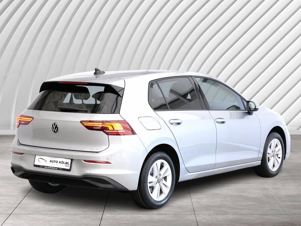 Volkswagen Golf VIII Lim. 1.5 eTSI Life Leasing ab 279,00 Euro