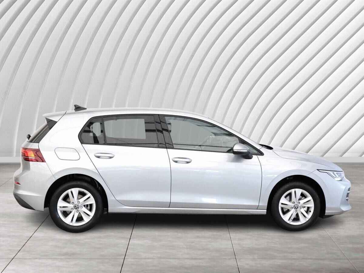 Volkswagen Golf VIII Lim. 1.5 eTSI Life Leasing ab 279,00 Euro