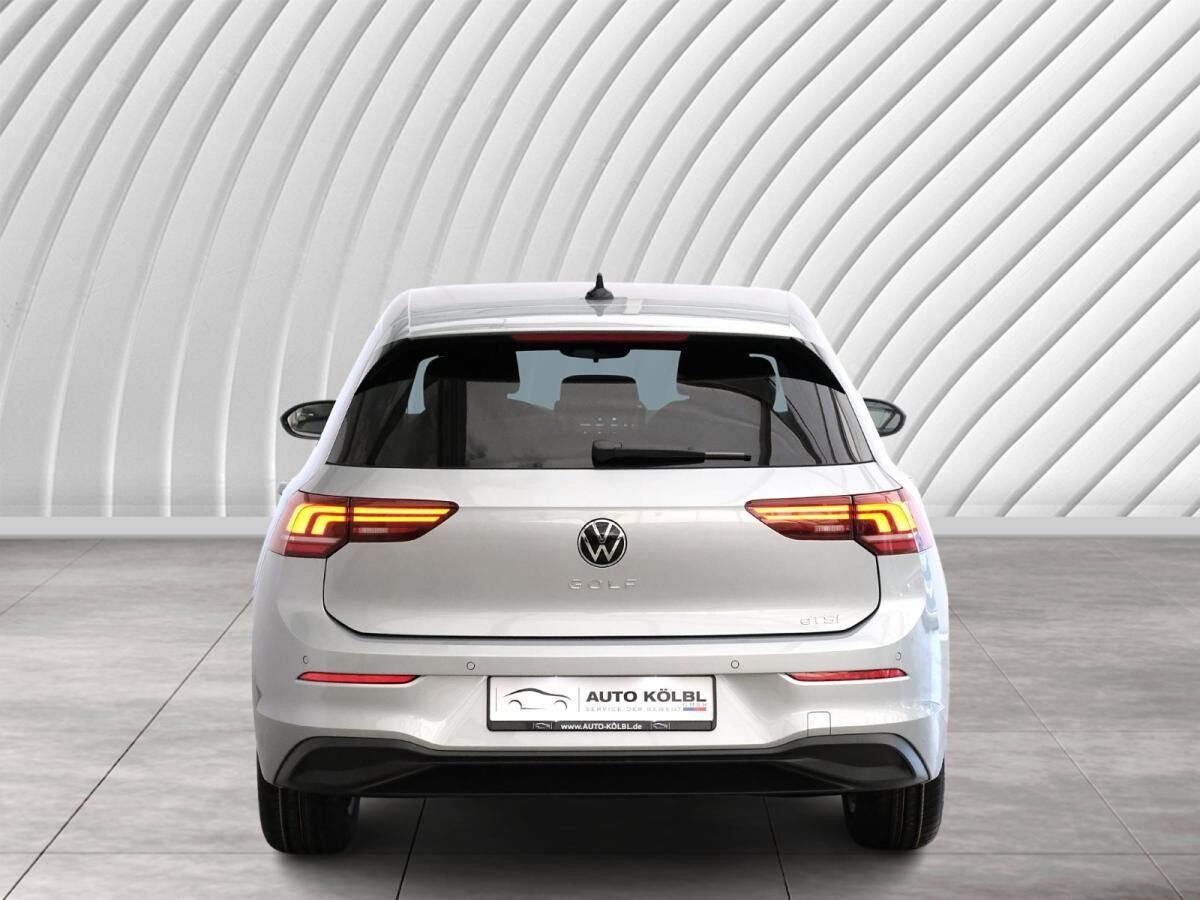 Volkswagen Golf VIII Lim. 1.5 eTSI Life Leasing ab 279,00 Euro