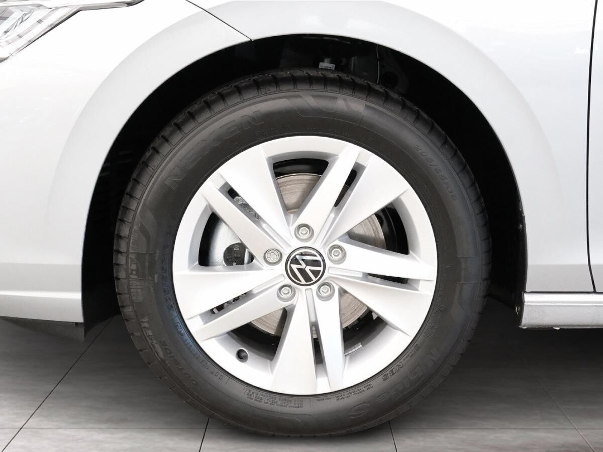 Volkswagen Golf VIII Lim. 1.5 eTSI Life Leasing ab 279,00 Euro