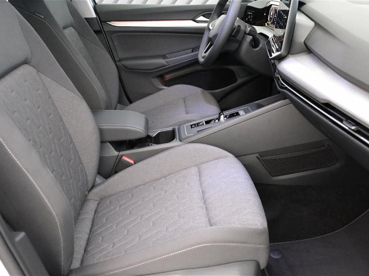 Volkswagen Golf VIII Lim. 1.5 eTSI Life Leasing ab 279,00 Euro