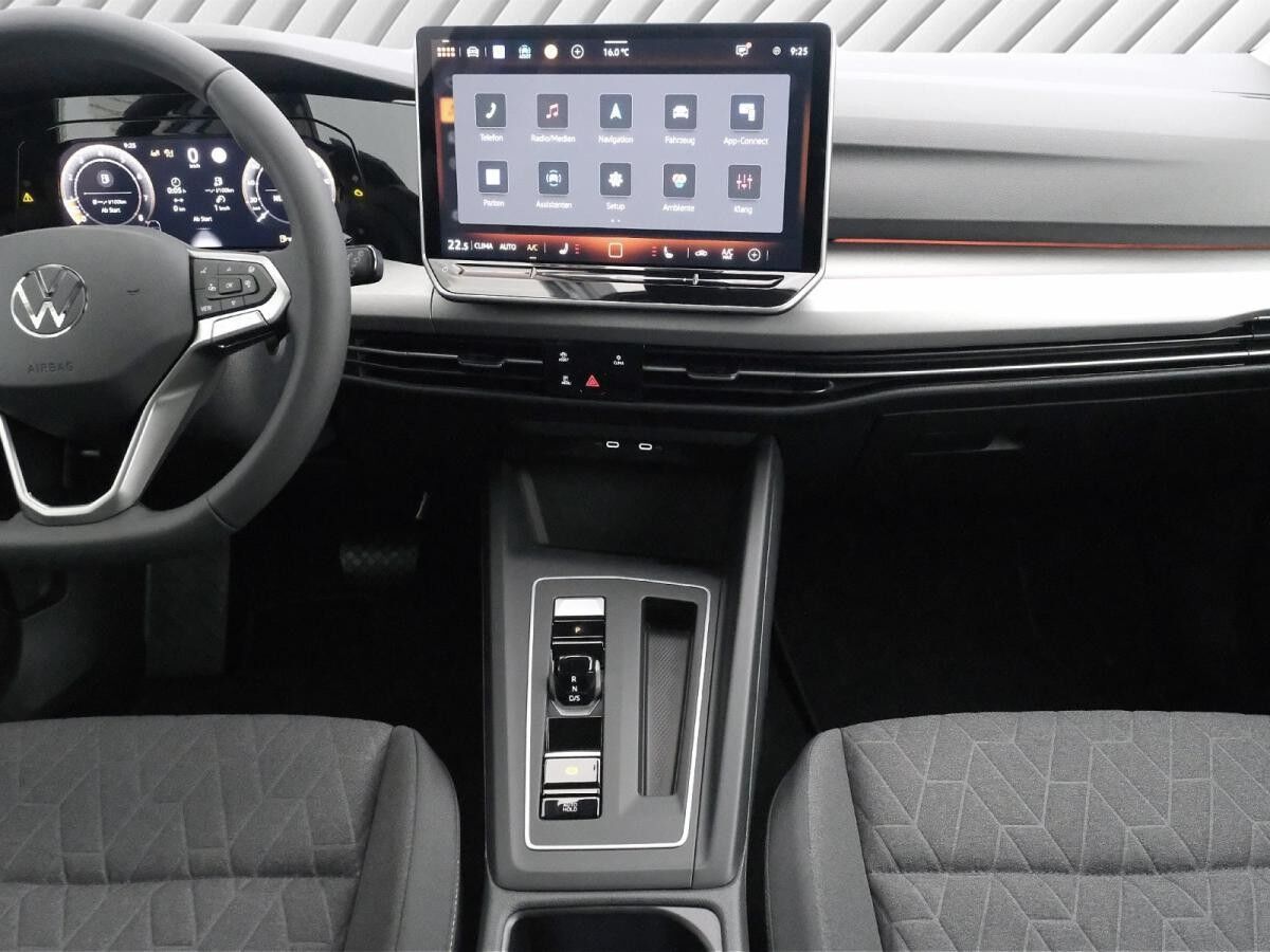 Volkswagen Golf VIII Lim. 1.5 eTSI Life Leasing ab 279,00 Euro