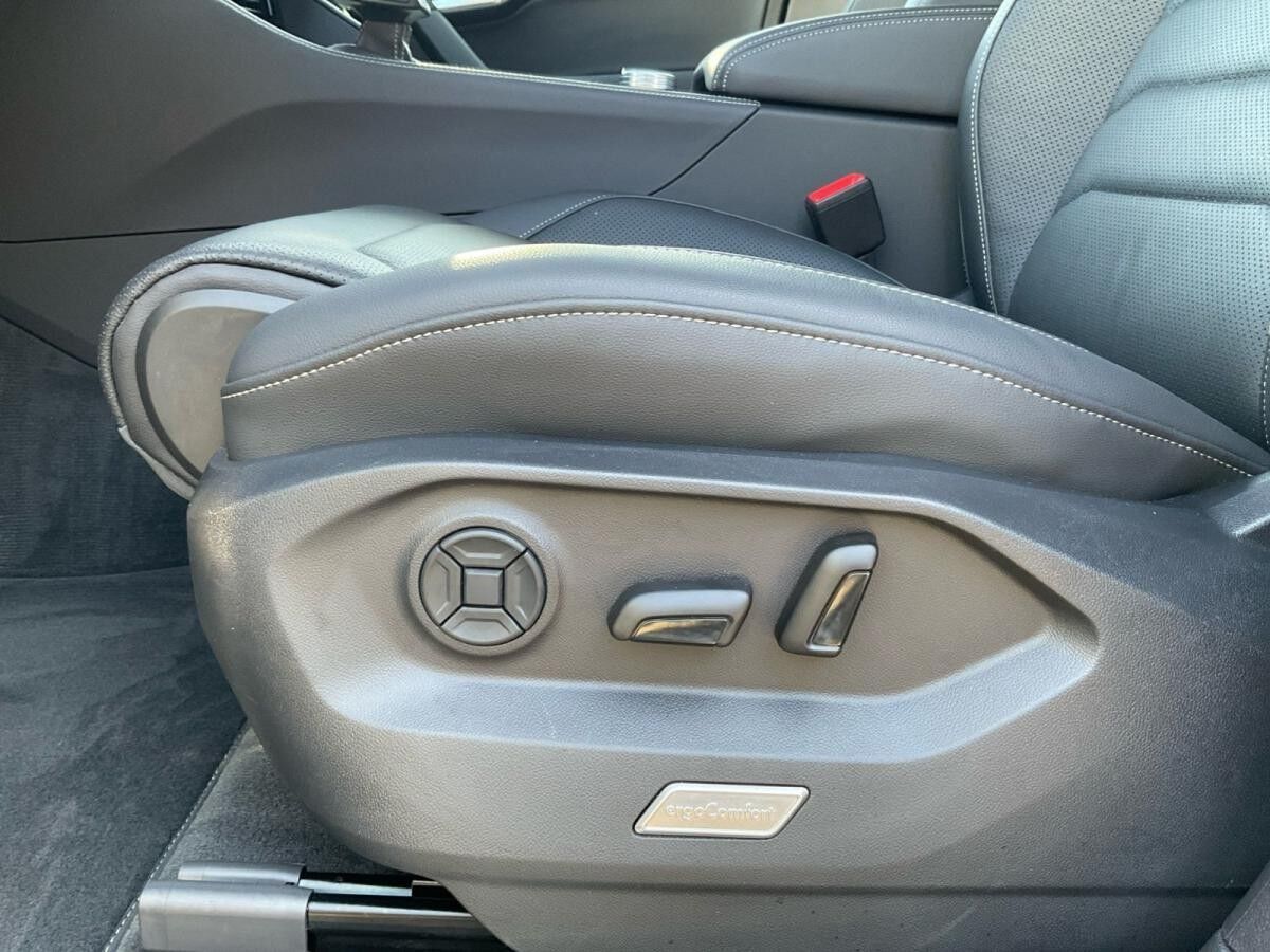 Volkswagen Touareg 3.0 TDI R Line AHK Kamera Navi Volkswagen Touareg 3.0 TDI R Line AHK Kamera Navi