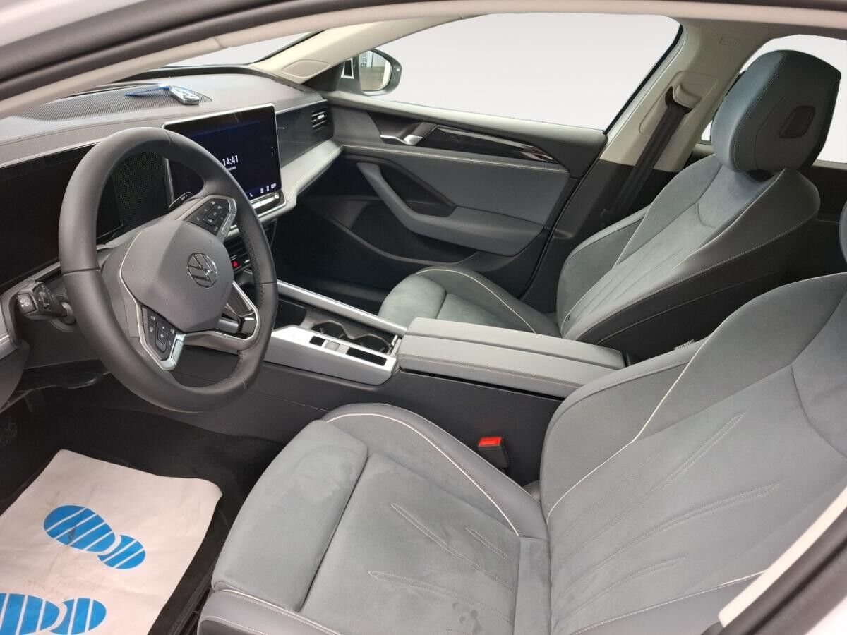 Volkswagen Passat Variant 1.5 eTSI Business AHK 360° Akustik