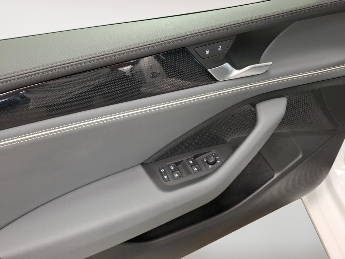 Volkswagen Passat Variant 1.5 eTSI Business AHK 360° Akustik