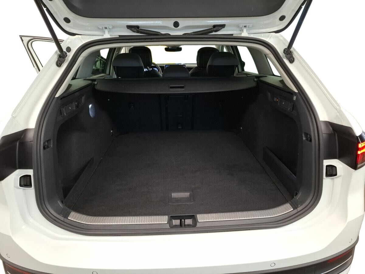 Volkswagen Passat Variant 1.5 eTSI Business AHK 360° Akustik