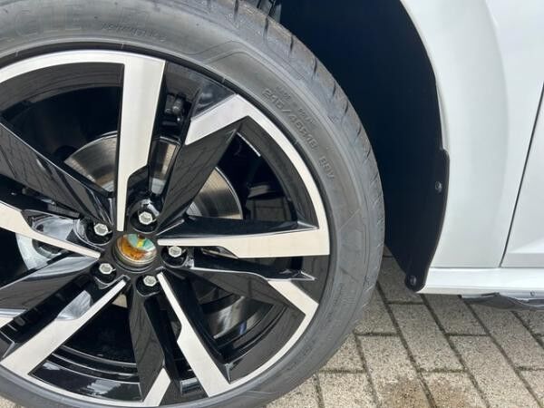 Skoda Kamiq 1.5 TSI DSG Monte Carlo +AHK+ACC+SHZ+PANO+MATRIX+