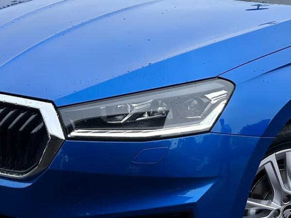 Skoda Fabia 1.0 TSI Selection +SHZ+GRA+LED+PDC+KLIMA+