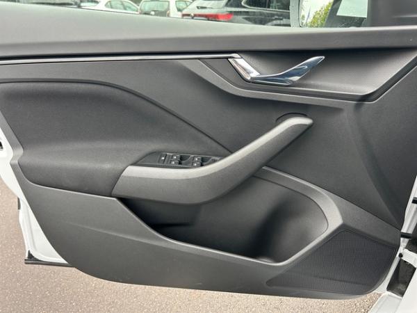 Skoda Kamiq 1.0 TSI Selection +AHK+NAVI+MATRIX+RFK+SHZ+PDC+