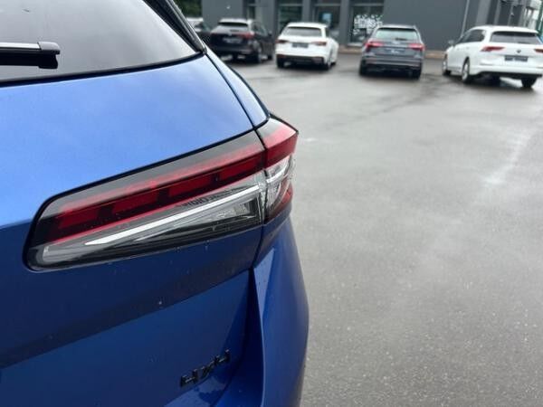 Skoda Superb Combi 2.0 TSI DSG 4x4 Sportline +AHK+NAVI+ACC+SHZ+