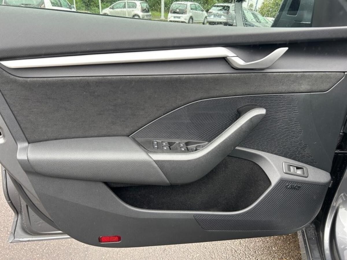 Skoda Octavia Combi 2.0 TSI DSG 4x4 Tour +AHK+CANTON+ACC+STHZ+SHZ+