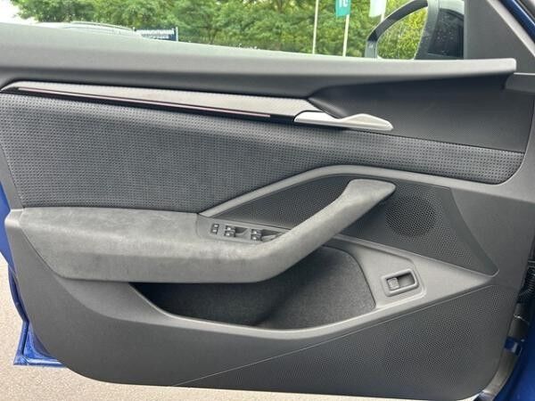Skoda Superb Combi 2.0 TSI DSG 4x4 Sportline +AHK+NAVI+ACC+SHZ+