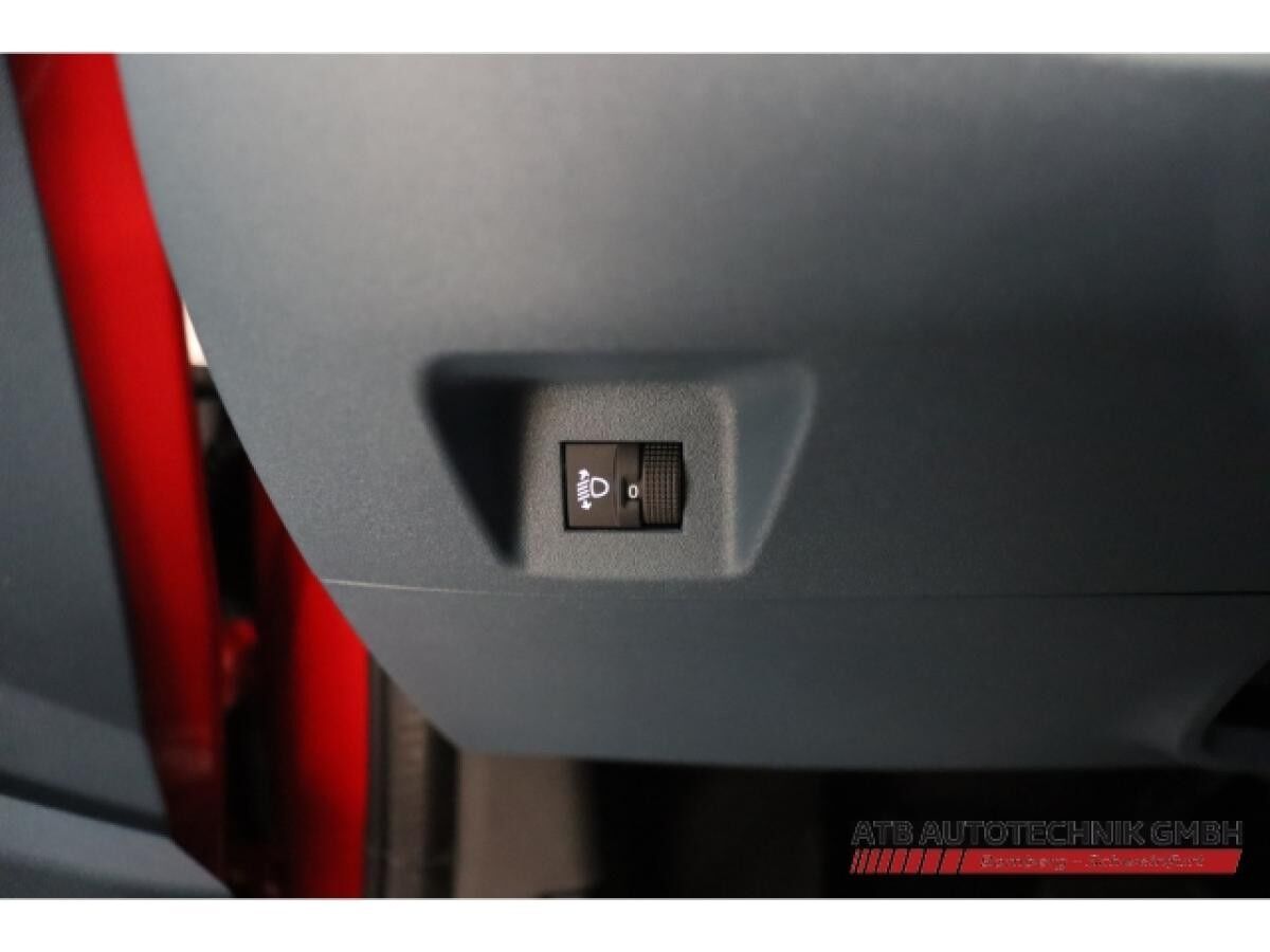 Fiat Grande Panda EV (RED) 44kWh Apple CarPlay DAB digitales Cockpit LED Spurhalteass.