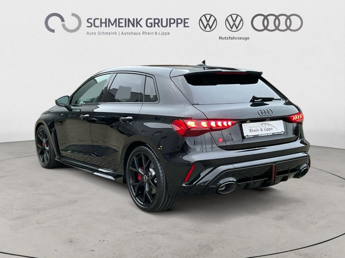 Audi RS3 RS 3 Sportback Matrix Carbon HUD Pano Vmax 280 Audi RS3 RS 3 Sportback Matrix Carbon HUD Pano Vmax 280