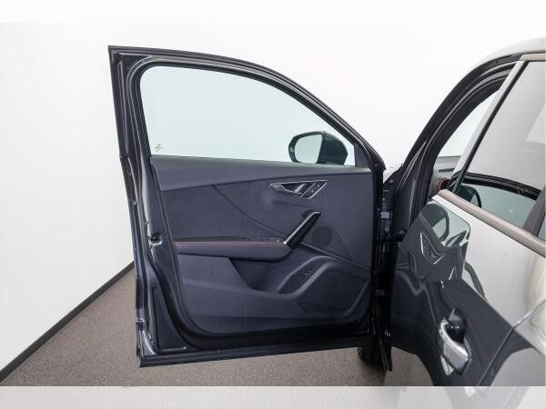 Audi Q2 S line 40 TFSI qu. S tr. AHK PDC RFK NAVI