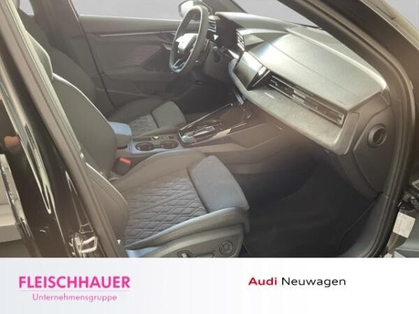 Audi RS3 Sportback 2.5 TFSI quattro S tronic *Panorama*Carbon Spoiler*VMAX280km/h*SONOS*Assistenzpaket*