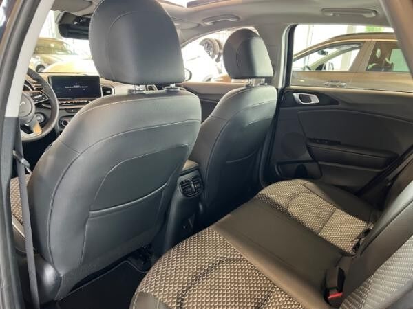 Kia Ceed 140 PS DCT SPIRIT TECH Leder GD Digitales Cockpit Memory Sitze Soundsystem JBL LED ACC
