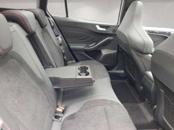 Ford Focus ST X Turnier 2,3l EcoBoost AT Sportpaket HUD El. Panodach Navi Digitales Cockpit