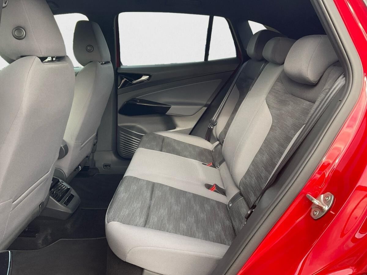 Volkswagen ID.4 Pure Allwetterreifen Wärmepumpe Navi