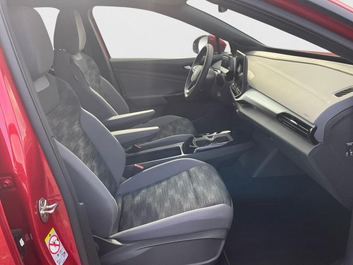 Volkswagen ID.4 Pure Allwetterreifen Wärmepumpe Navi