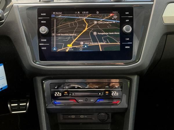 Volkswagen Tiguan 1.5 TSI Move DSG Panorama Navi Kamera
