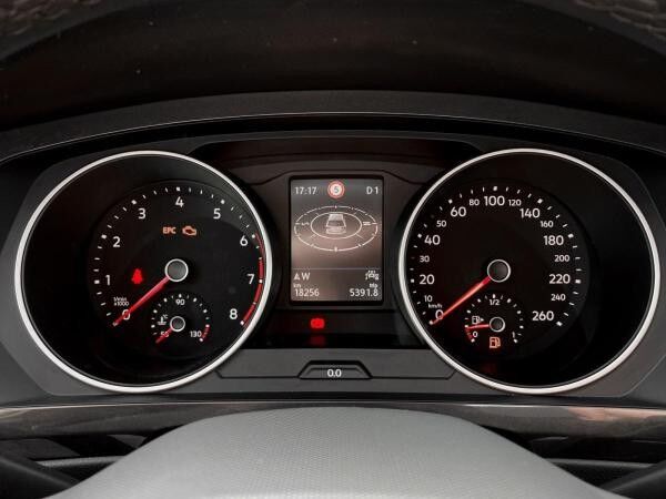 Volkswagen Tiguan 1.5 TSI Move DSG Panorama Navi Kamera