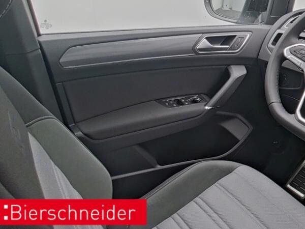 Volkswagen Touran 2.0 TDI DSG R-LINE Black-Style ALU 18 AHK PANORAMAD