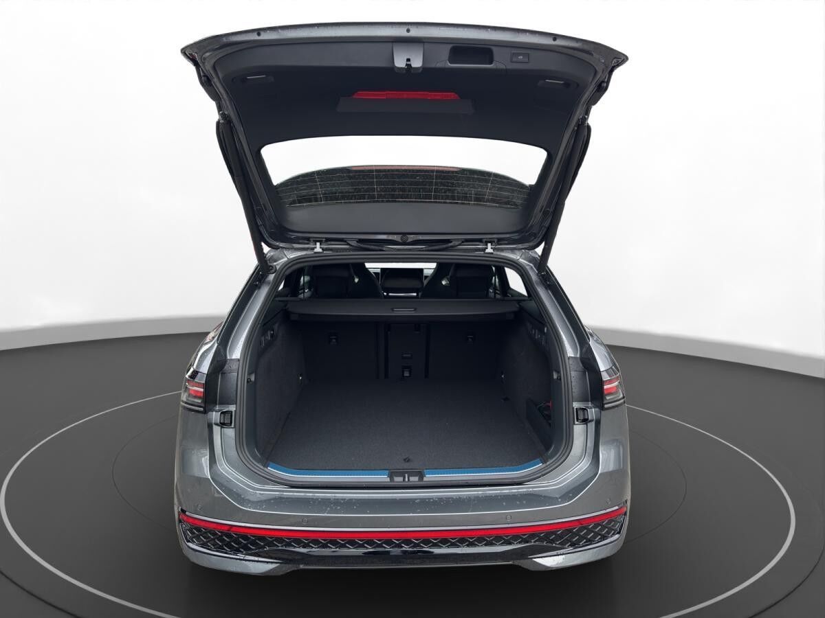 Volkswagen Passat 1.5 TSI eHybrid DSG R-Line BlackStyle | PANO | LEDER VARENNA | HARMAN KARDON