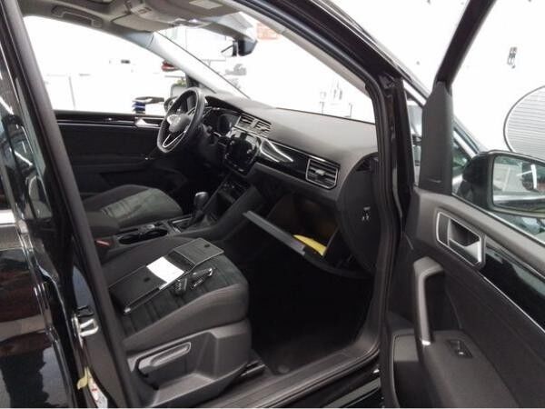 Volkswagen Touran 2.0 TDI DSG HIGHLINE PANO AHK