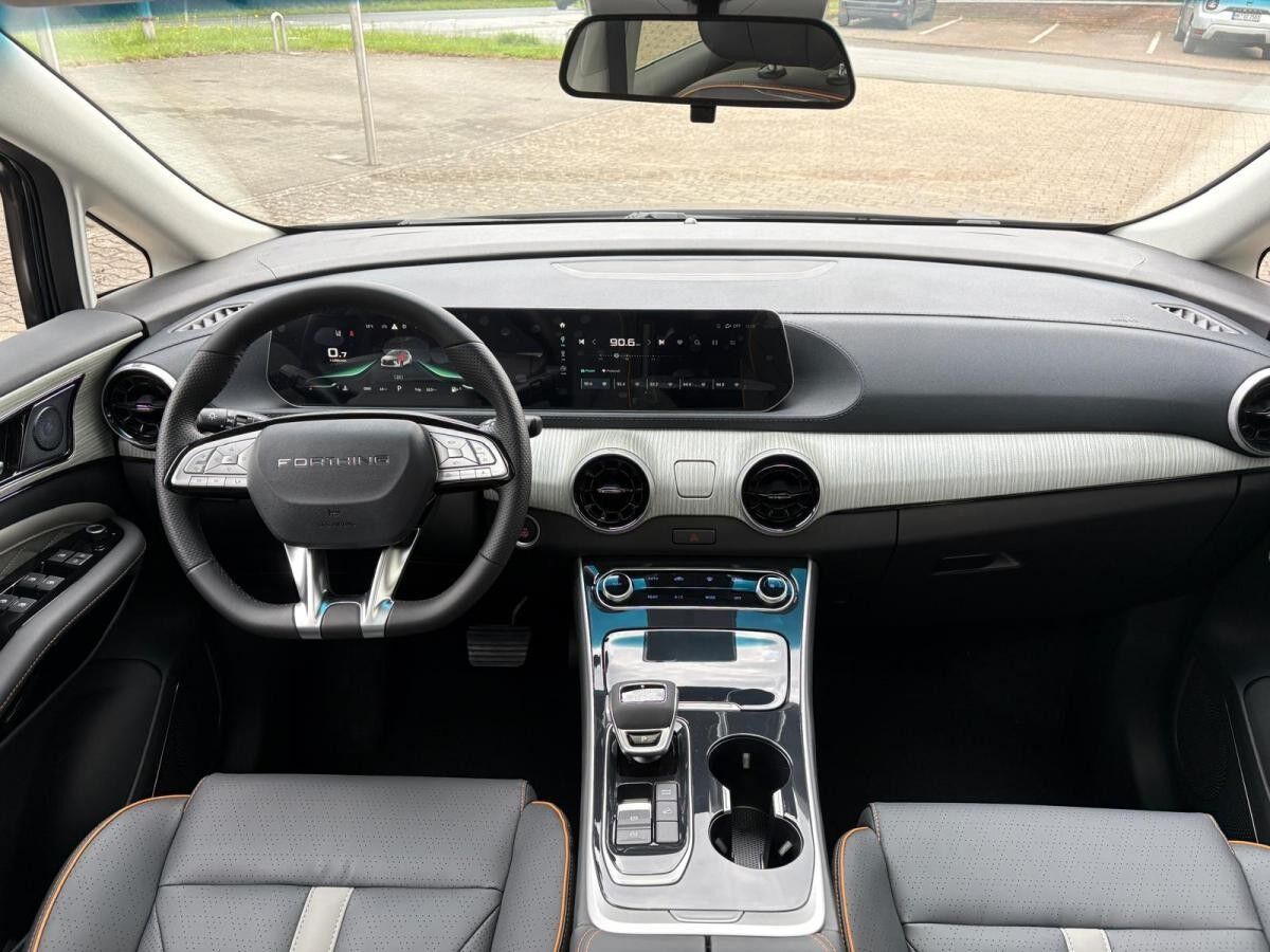 Dongfeng Forthing 4 ❗Massagesitze CarPlay  7-Sitzer Panorama uvm.❗