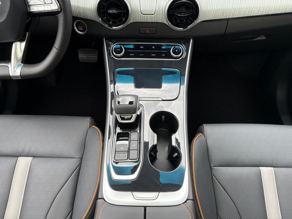 Dongfeng Forthing 4 ❗Massagesitze CarPlay  7-Sitzer Panorama uvm.❗