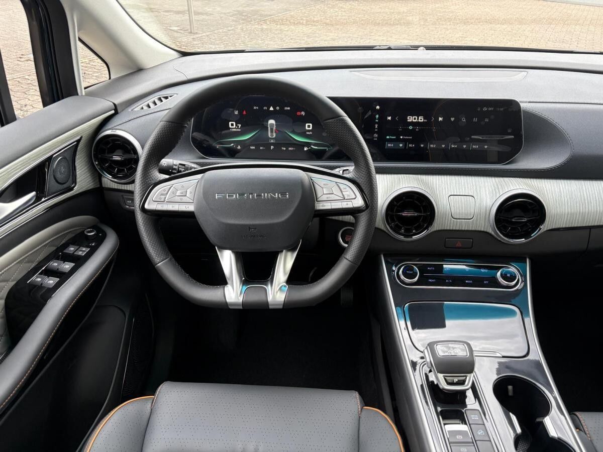 Dongfeng Forthing 4 ❗Massagesitze CarPlay  7-Sitzer Panorama uvm.❗