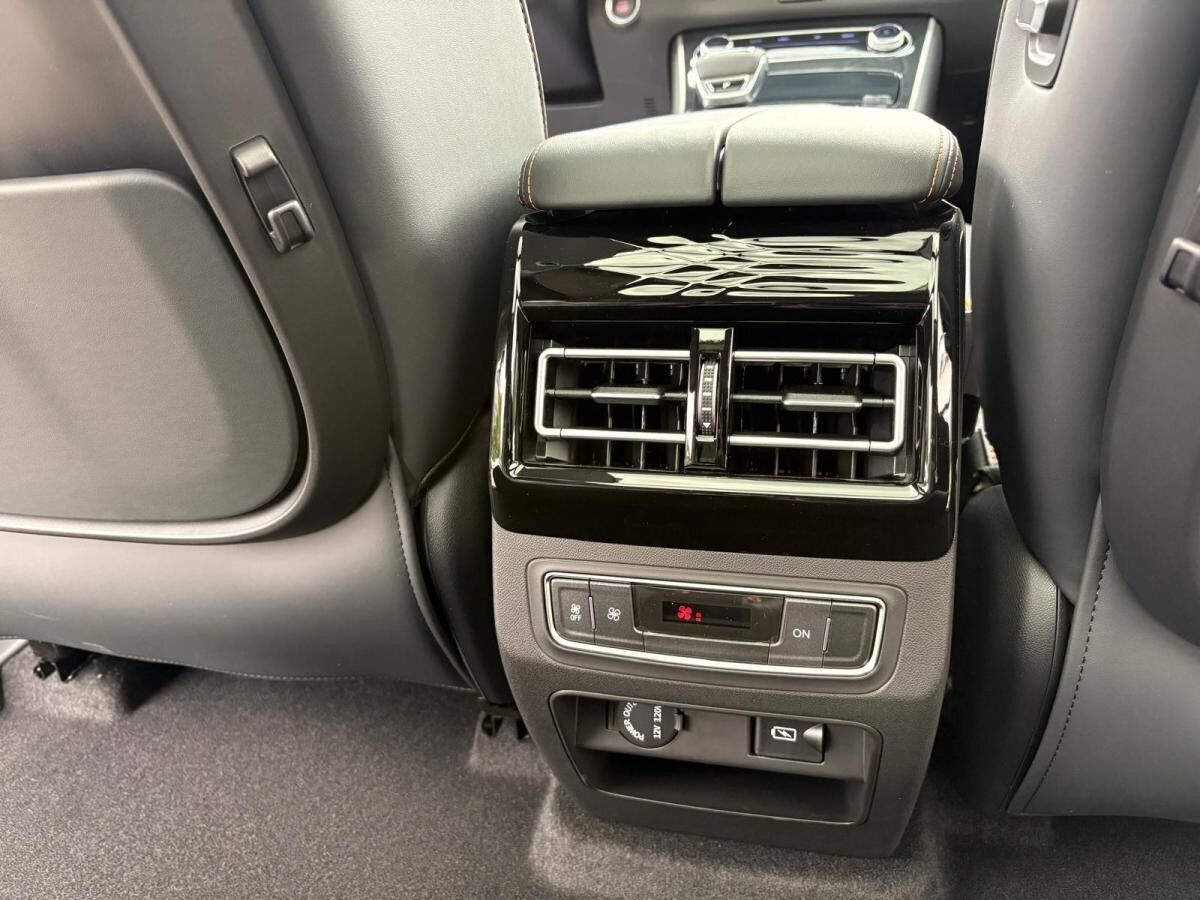 Dongfeng Forthing 4 ❗Massagesitze CarPlay  7-Sitzer Panorama uvm.❗