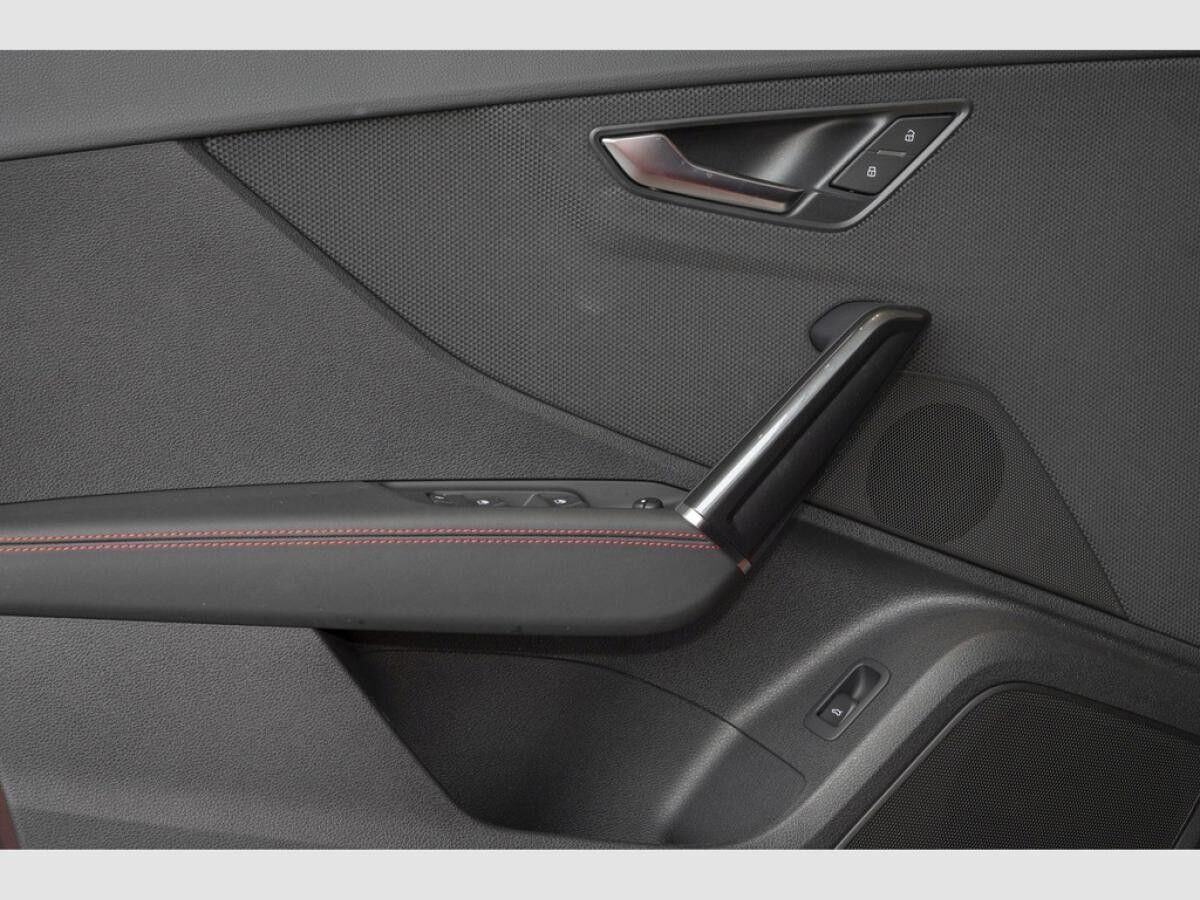 Audi SQ2 S-line, Matrix LED, Assistenzpaket, Stylepaket