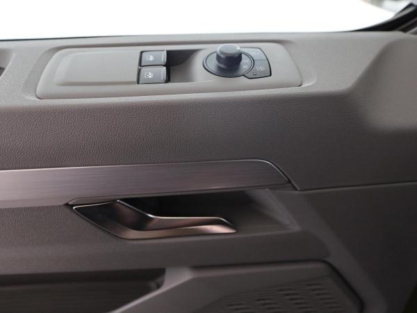 Volkswagen Caravelle PanAmericana BEV 64 kWh KR+AHK